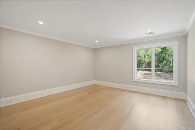 $6,299,999 | 12 Quaker Ridge Drive, Glen Head, NY 11545