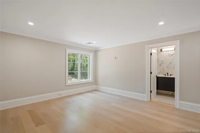 $6,299,999 | 12 Quaker Ridge Drive, Glen Head, NY 11545