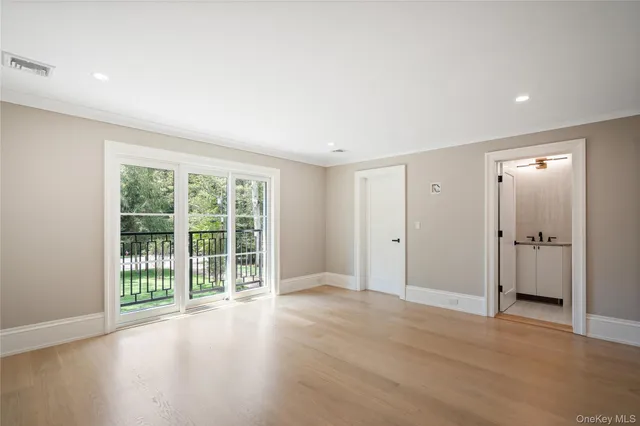 $6,299,999 | 12 Quaker Ridge Drive, Glen Head, NY 11545