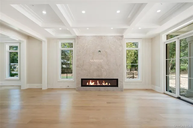 $6,299,999 | 12 Quaker Ridge Drive, Glen Head, NY 11545