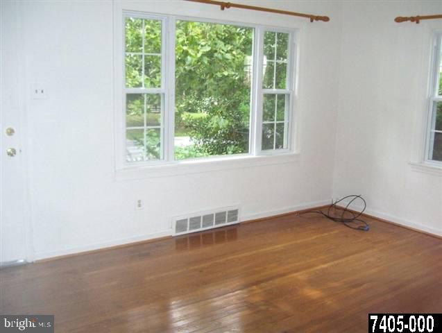323 Pinehurst Road York, PA 17402 - Photo 4 of 16 Gallery Image 4