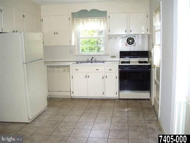 323 Pinehurst Road York, PA 17402 - Photo 6 of 16 Gallery Image 6