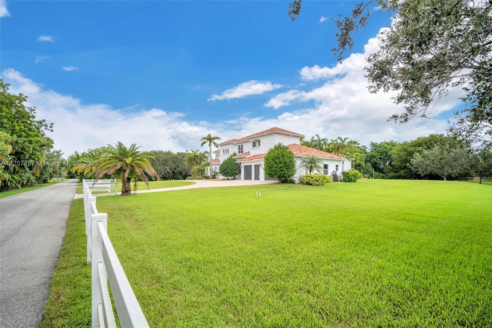12850 Hunters Point Southwest Ranches, FL 33330 - Photo 7 of 63