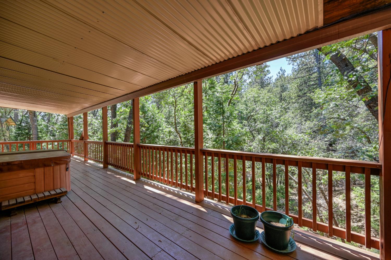 23998 Stable Road Sonora, CA 95370 - Photo 32 of 41 a view of balcony with wooden floor