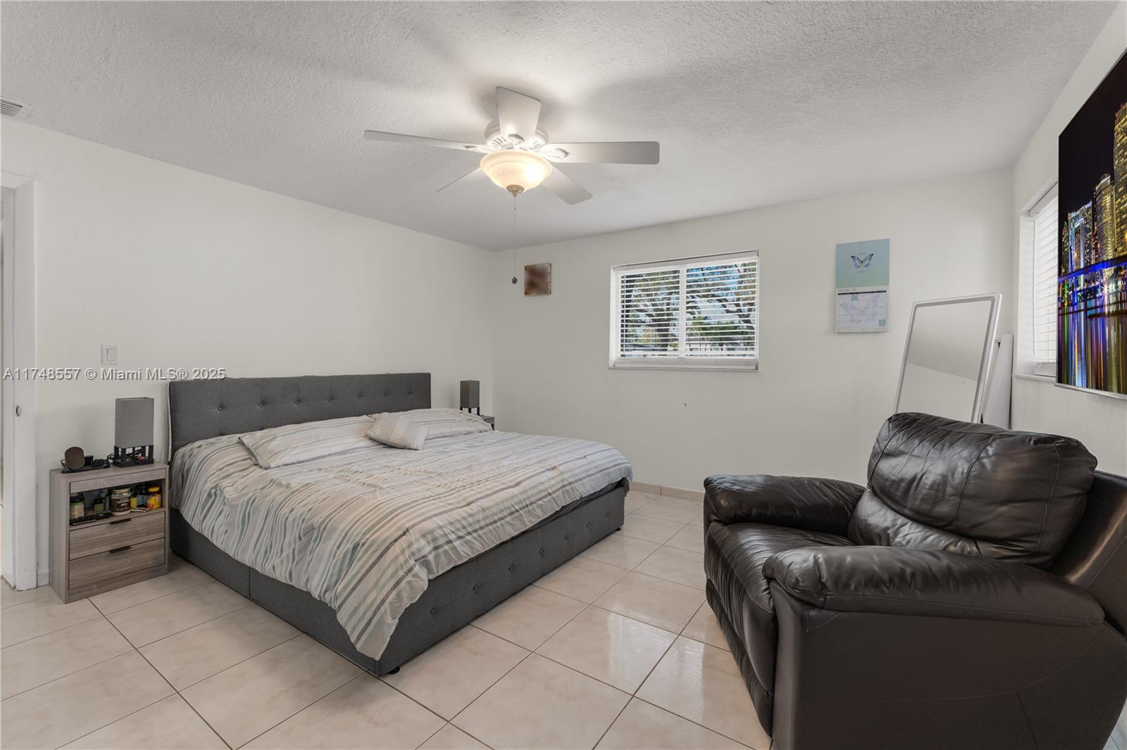 4641 Southwest 112th Avenue Miami, FL 33165 - Photo 5 of 45 Gallery Image 5