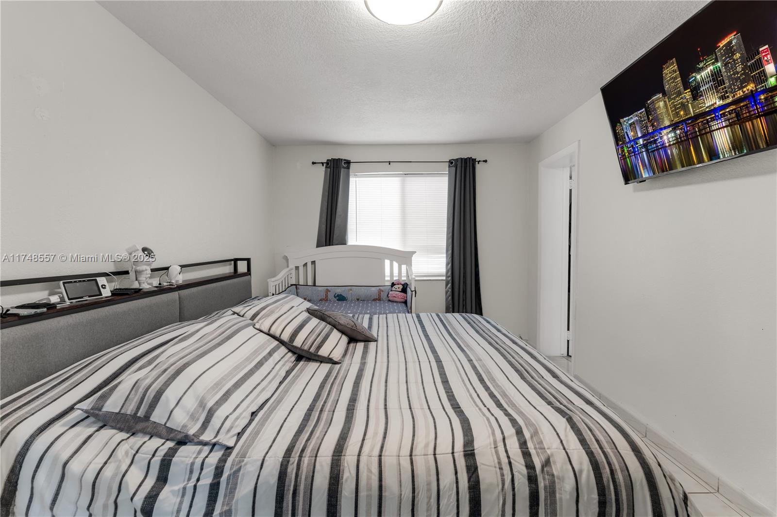 4641 Southwest 112th Avenue Miami, FL 33165 - Photo 10 of 45 Gallery Image 10