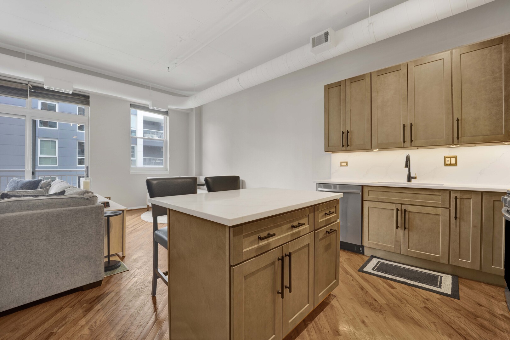 950 West Monroe Street, Unit 412 Chicago, IL 60607 - Photo 13 of 30 Gallery Image 13