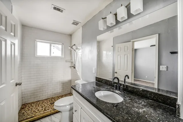 $189,000 | 6015 West Airport Boulevard, Houston, TX 77035