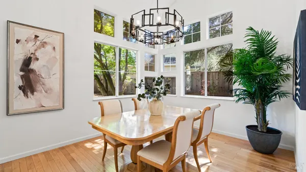 $1,569,000 | 15 Vincent Lane, Novato, CA 94945