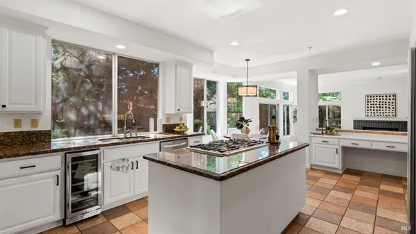 $1,569,000 | 15 Vincent Lane, Novato, CA 94945