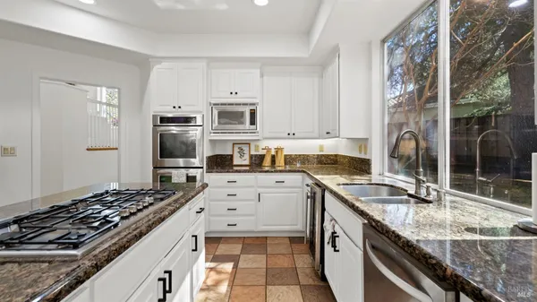 $1,569,000 | 15 Vincent Lane, Novato, CA 94945