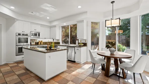$1,569,000 | 15 Vincent Lane, Novato, CA 94945