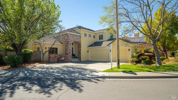 $1,569,000 | 15 Vincent Lane, Novato, CA 94945