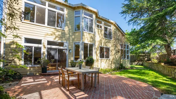 $1,569,000 | 15 Vincent Lane, Novato, CA 94945
