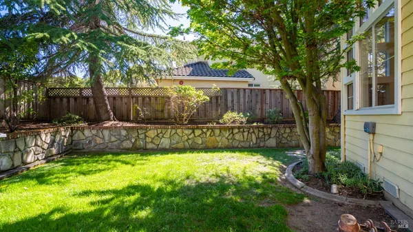 $1,569,000 | 15 Vincent Lane, Novato, CA 94945
