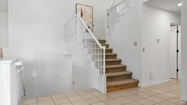 $1,569,000 | 15 Vincent Lane, Novato, CA 94945