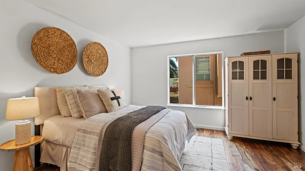 $1,569,000 | 15 Vincent Lane, Novato, CA 94945