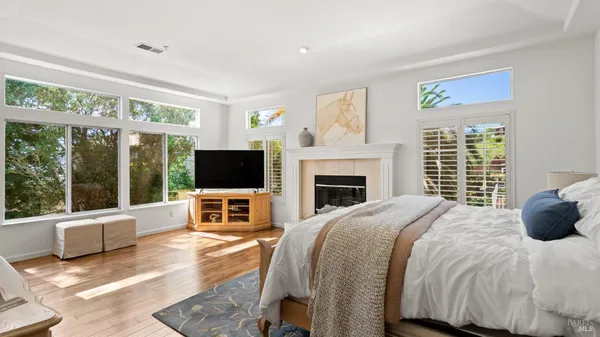 $1,569,000 | 15 Vincent Lane, Novato, CA 94945