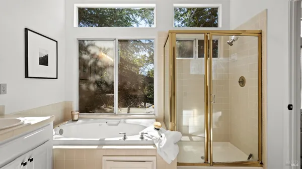 $1,569,000 | 15 Vincent Lane, Novato, CA 94945