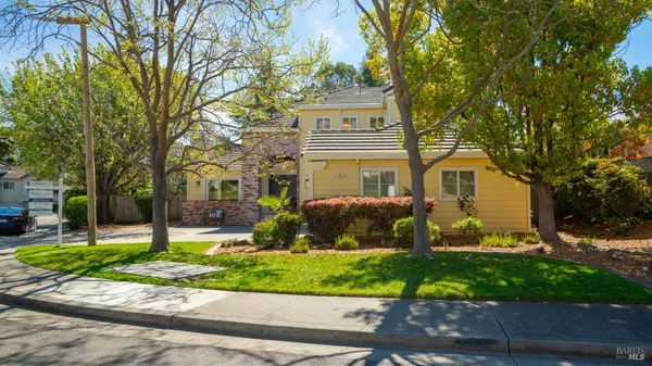 $1,569,000 | 15 Vincent Lane, Novato, CA 94945