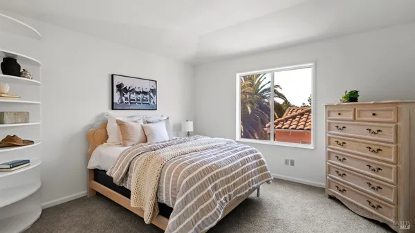 $1,569,000 | 15 Vincent Lane, Novato, CA 94945