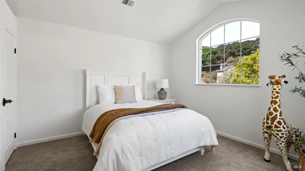 $1,569,000 | 15 Vincent Lane, Novato, CA 94945