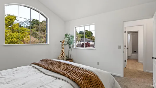 $1,569,000 | 15 Vincent Lane, Novato, CA 94945