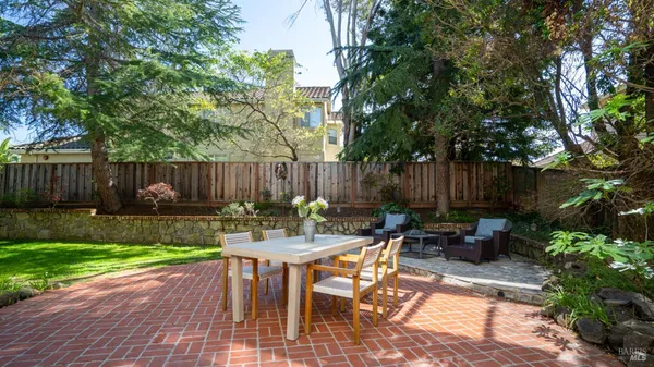 $1,569,000 | 15 Vincent Lane, Novato, CA 94945