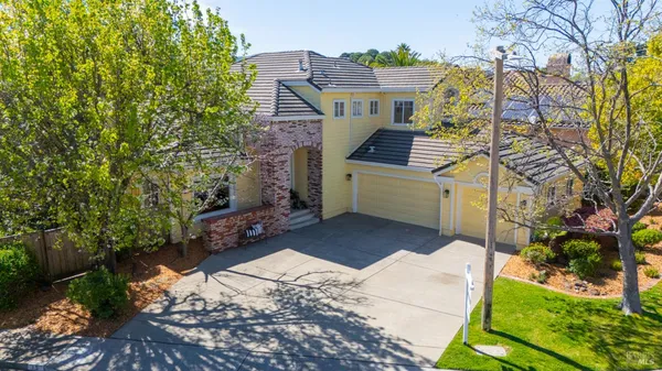 $1,569,000 | 15 Vincent Lane, Novato, CA 94945