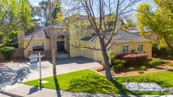 $1,569,000 | 15 Vincent Lane, Novato, CA 94945