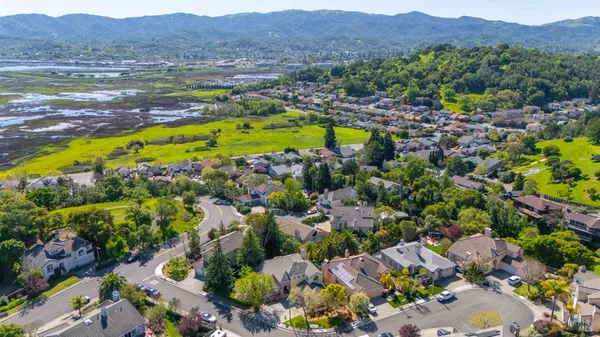 $1,569,000 | 15 Vincent Lane, Novato, CA 94945