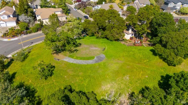 $1,569,000 | 15 Vincent Lane, Novato, CA 94945