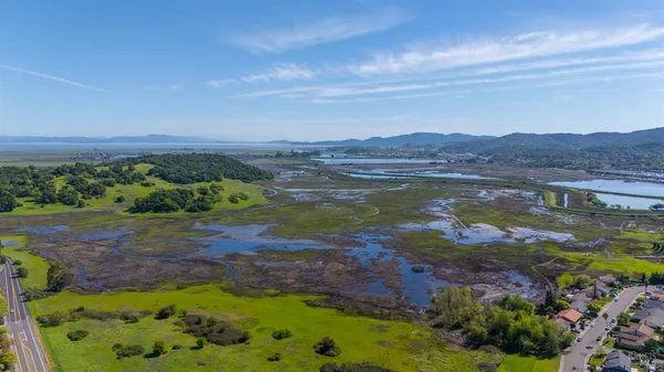 $1,569,000 | 15 Vincent Lane, Novato, CA 94945