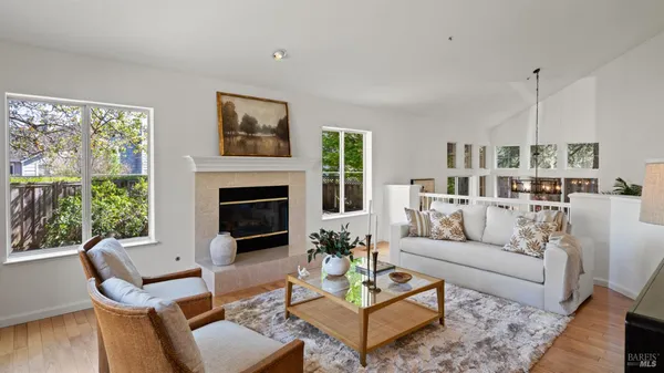 $1,569,000 | 15 Vincent Lane, Novato, CA 94945