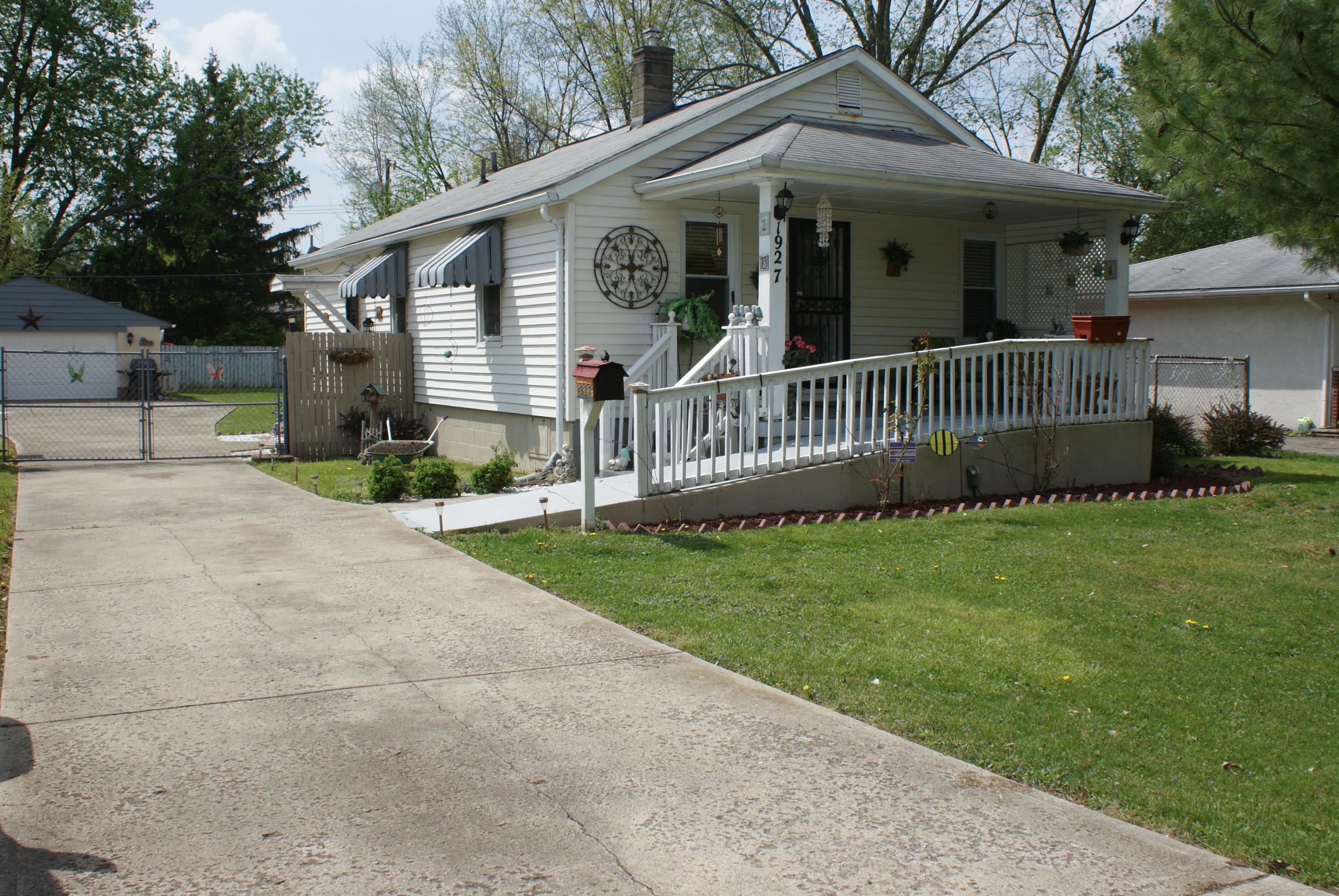 1927 Case Road Columbus, OH 43224 - Photo 2 of 20