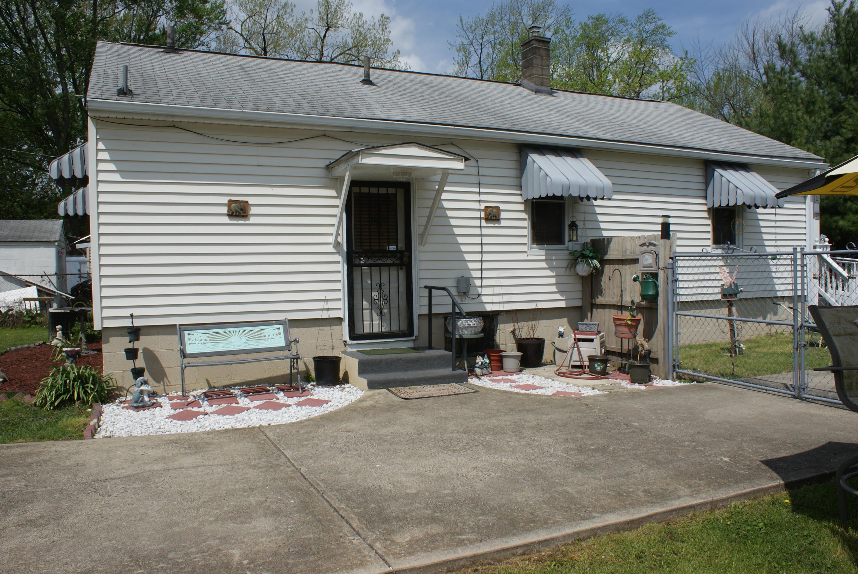 1927 Case Road Columbus, OH 43224 - Photo 4 of 20