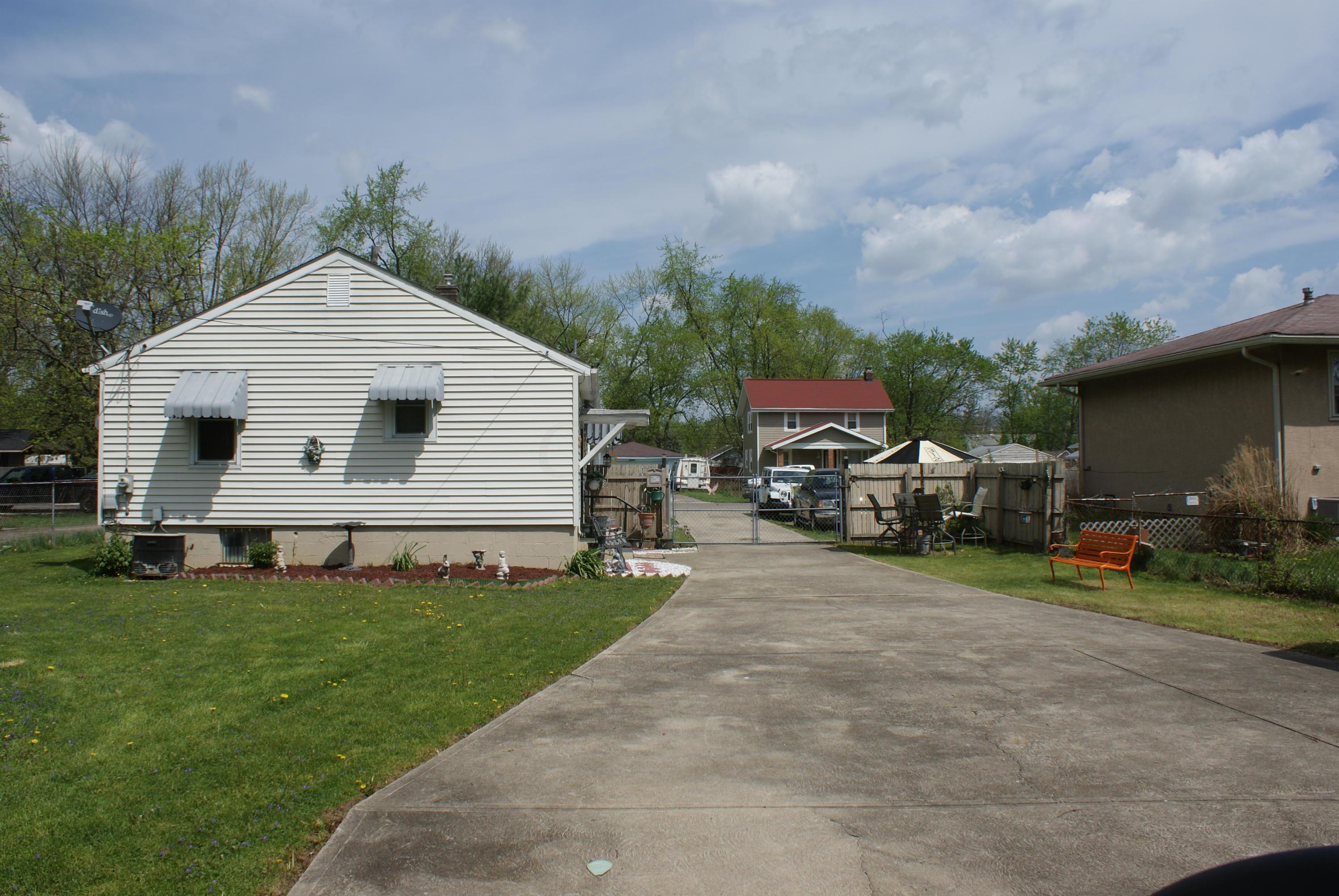 1927 Case Road Columbus, OH 43224 - Photo 5 of 20