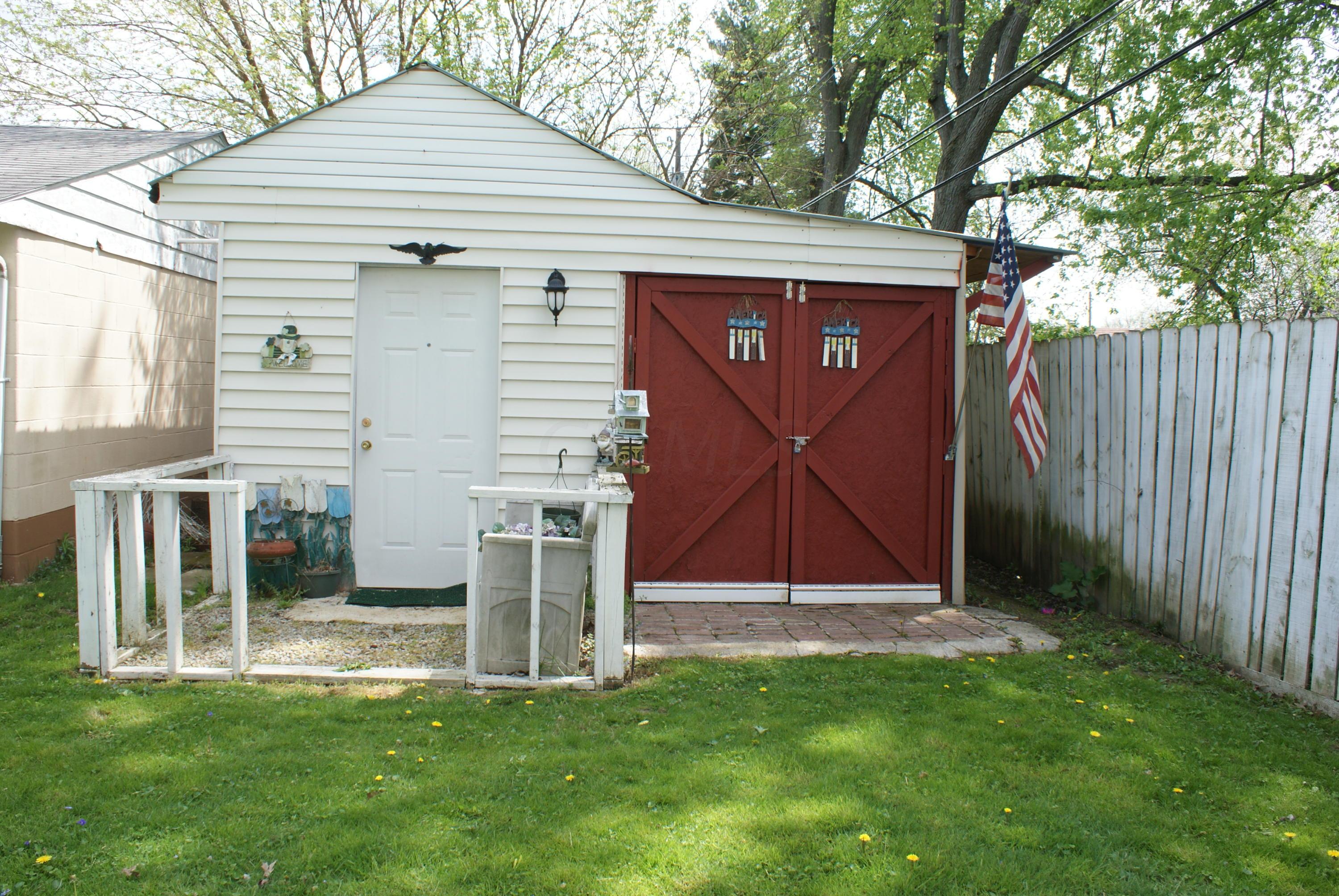 1927 Case Road Columbus, OH 43224 - Photo 7 of 20