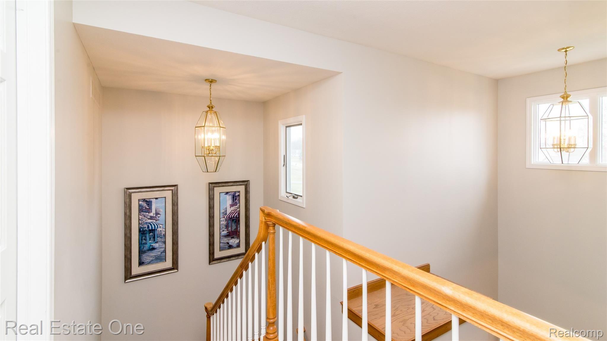 2610 Clivedon Road Howell, MI 48843 - Photo 25 of 43 top of staircase