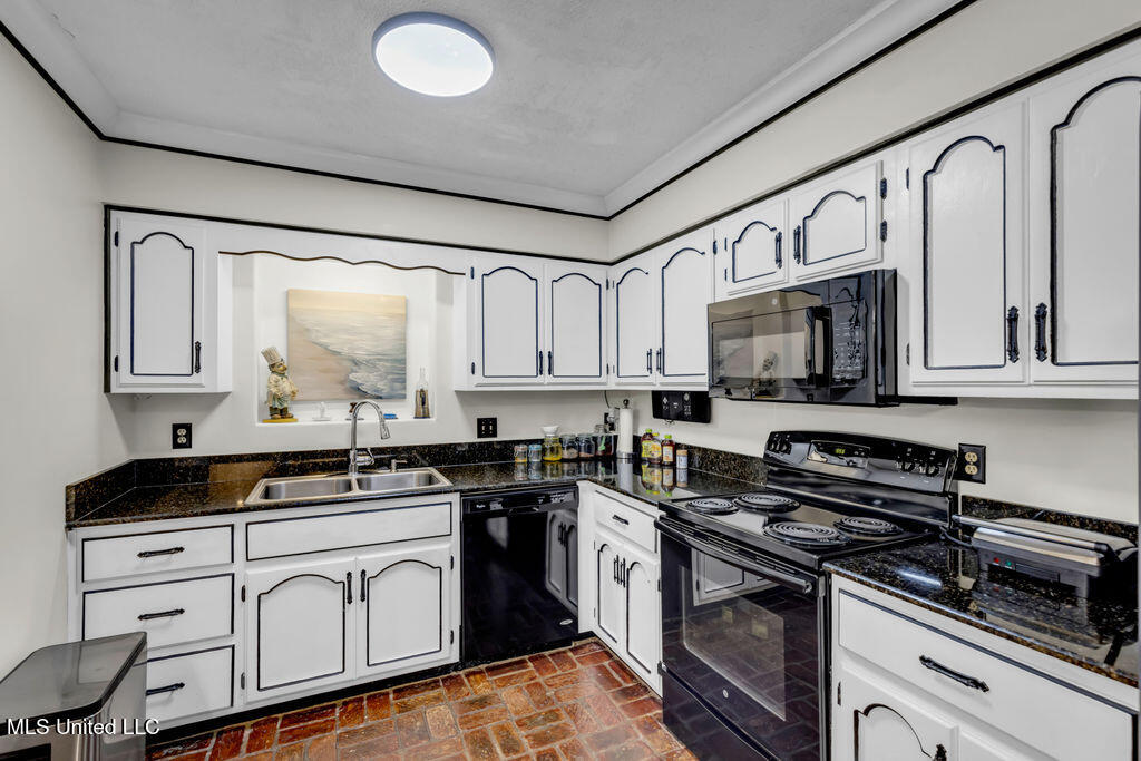 2512 Old Shell Landing Road Ocean Springs, MS 39564 - Photo 14 of 55 2512OldShellLanding-14