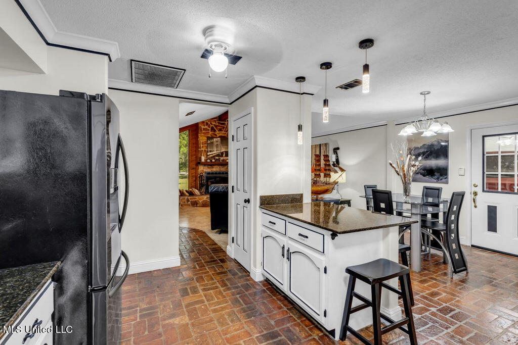 2512 Old Shell Landing Road Ocean Springs, MS 39564 - Photo 16 of 55 2512OldShellLanding-16