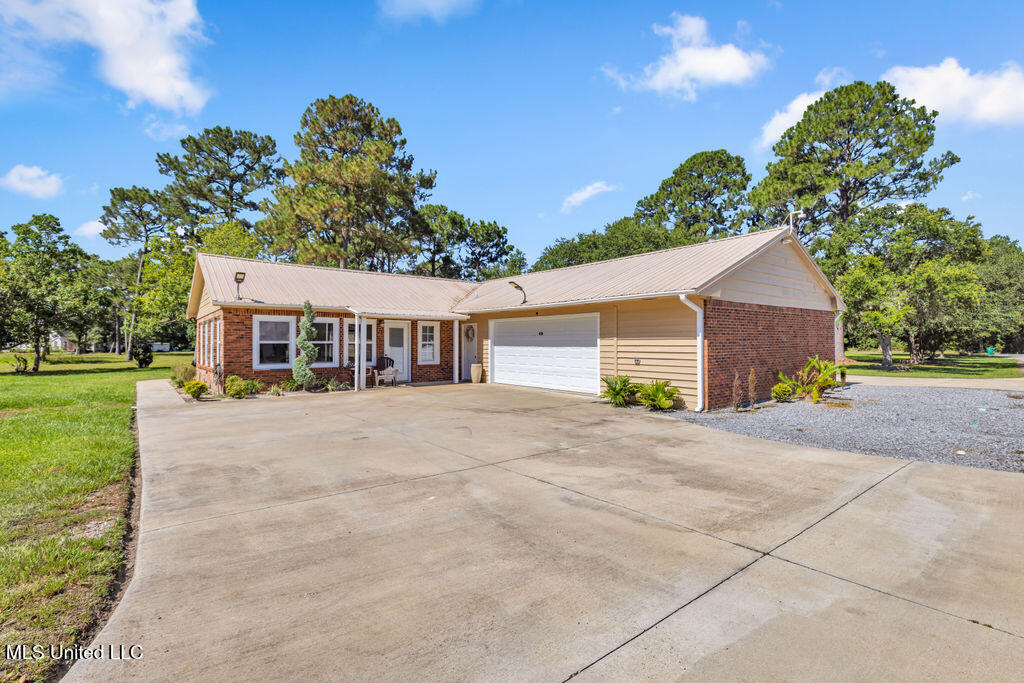 2512 Old Shell Landing Road Ocean Springs, MS 39564 - Photo 34 of 55 2512OldShellLanding-34