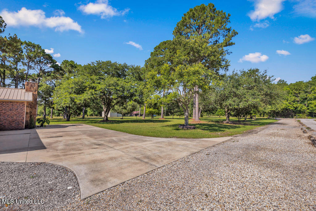 2512 Old Shell Landing Road Ocean Springs, MS 39564 - Photo 6 of 55 2512OldShellLanding-6