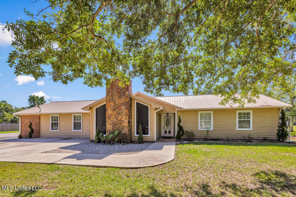 2512 Old Shell Landing Road Ocean Springs, MS 39564 - Photo 8 of 55 2512OldShellLanding-8
