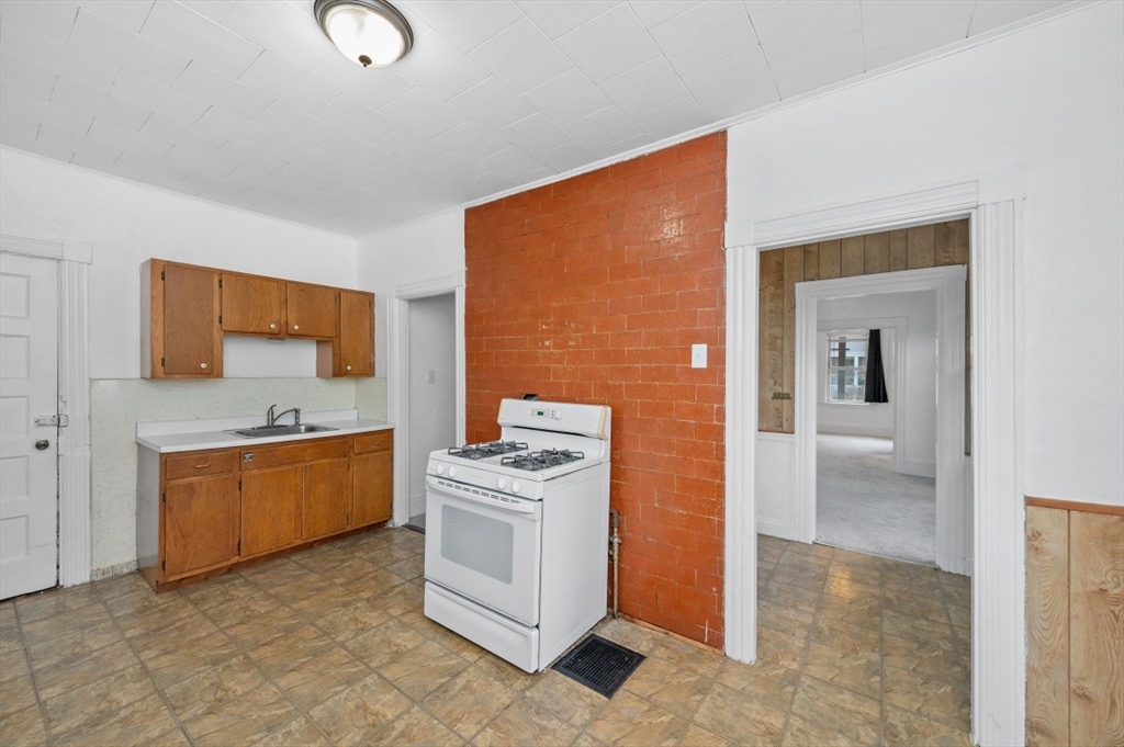 46 Princeton Street Somerville, MA 02144 - Photo 10 of 40 Gallery Image 10
