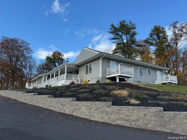 $2,650 | 135 Cooper Road, Unit 1, Fishkill, NY 12524