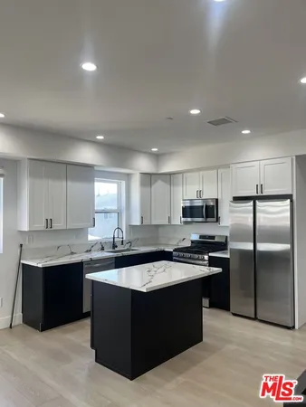 $3,785 | 212 East 29th Street, Unit 214 1/2, Los Angeles, CA 90011