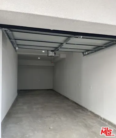 a view of utility room