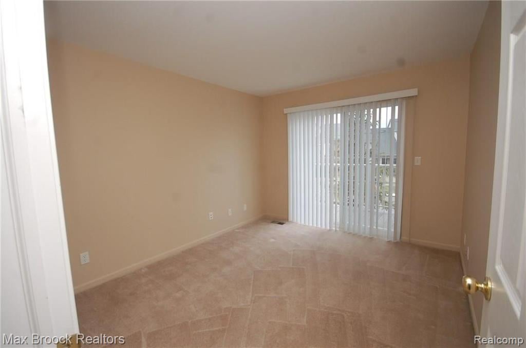 5295 Brookemonte Circle Rochester, MI 48306 - Photo 7 of 19 Gallery Image 7