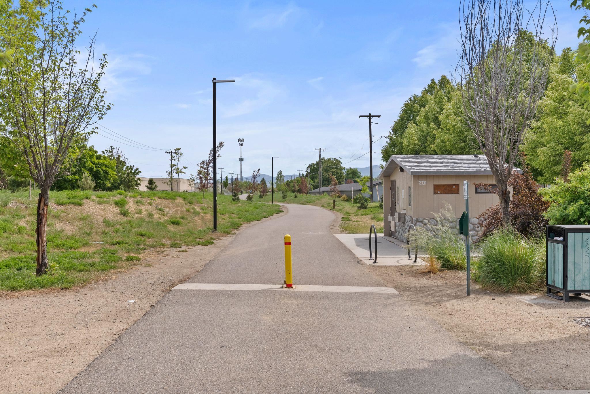 3542 South McCabe Lane Spokane, WA 99206 - Photo 26 of 44